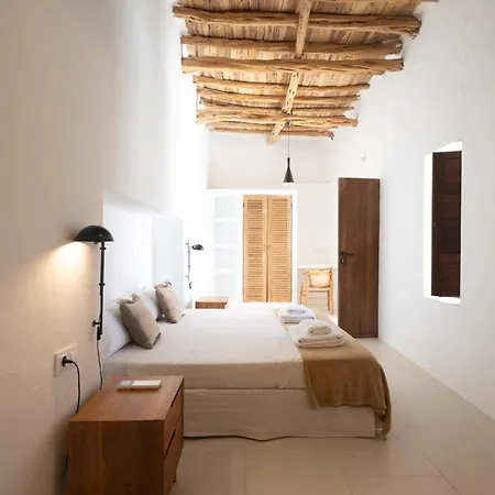 Tunio , Santa Gertrudis *