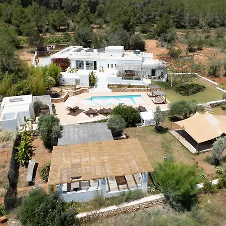 Tunio , Santa Gertrudis *